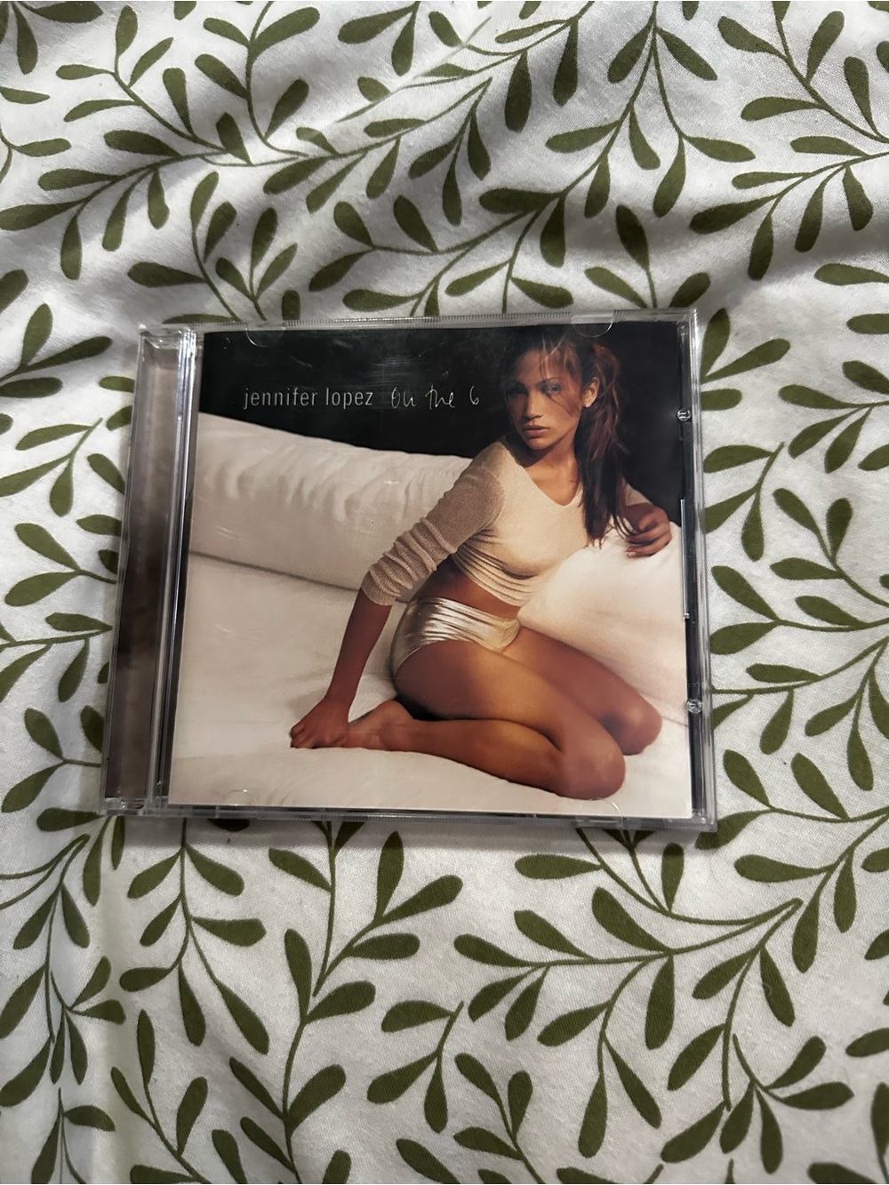 Jennifer Lopez On The 6 CD